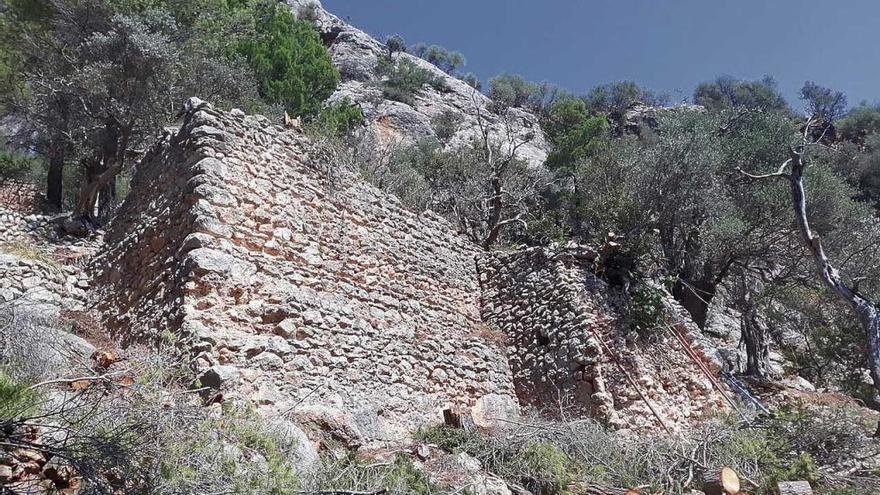 Muro de contención de la nueva zona de los aljibes.