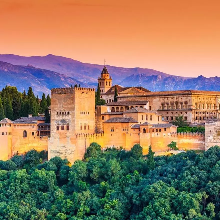 La Alhambra de Granada, "donde el ser humano ha estado más cerca de construir el paraíso"