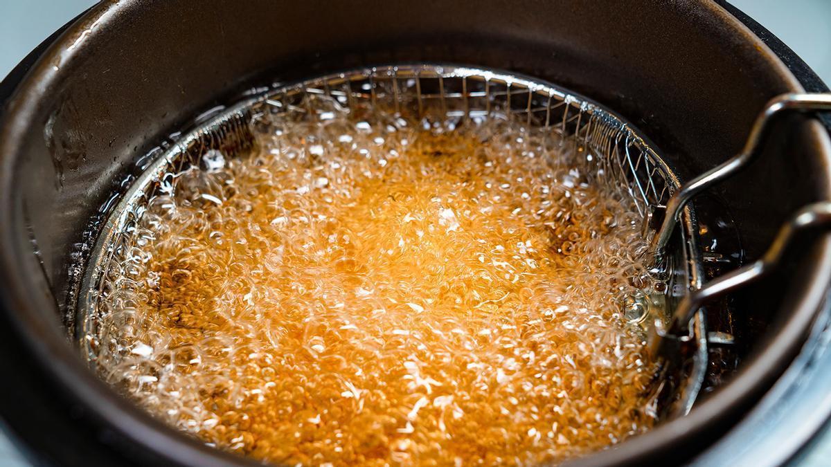 Aceite sucio para limpiar la cocina: el extraño truco que eliminará todas las incrustaciones
