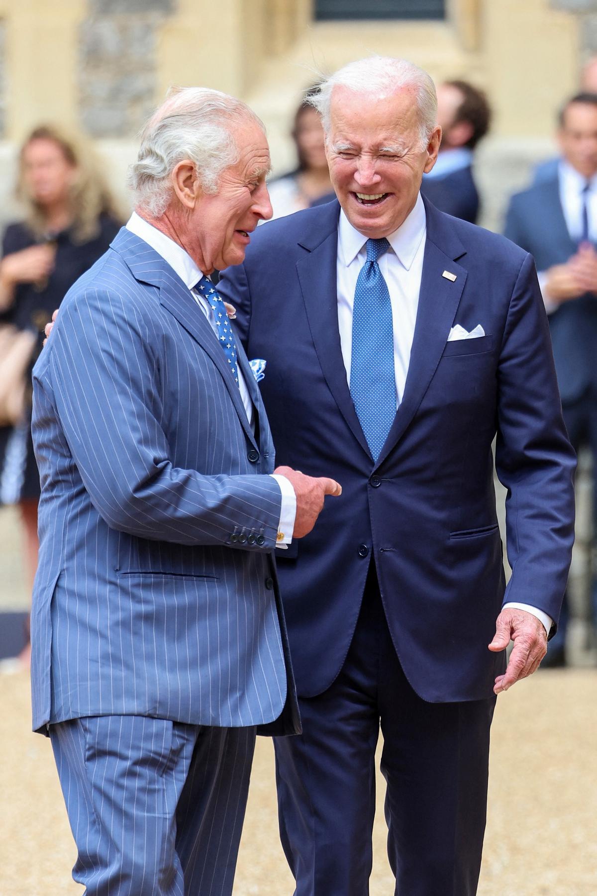 El presidente de los Estados Unidos, Joe Biden, es recibido por el rey Carlos III de Gran Bretaña