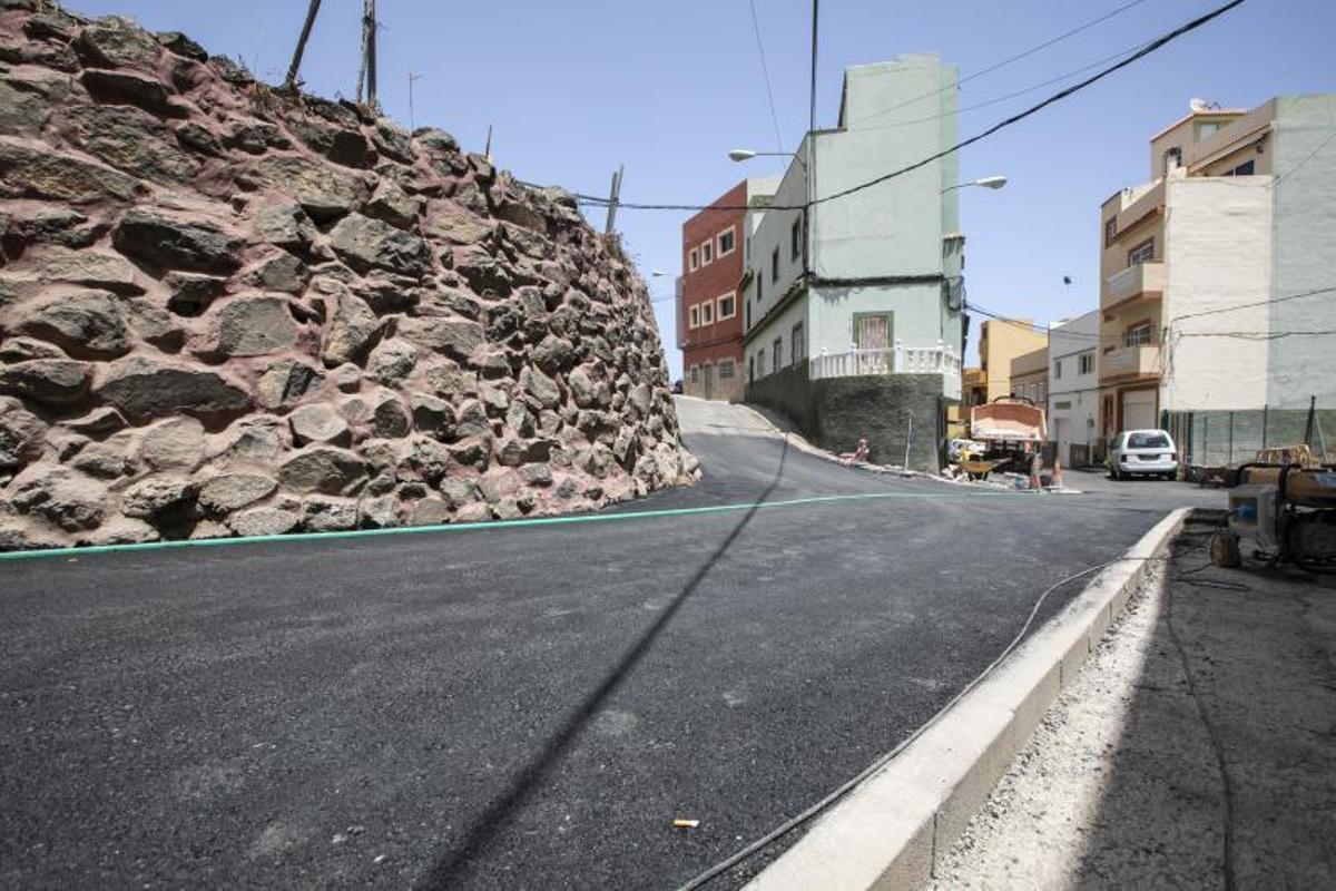01.07.19. Las Palmas de Gran Canaria.- Vecinos de Cañada Honda se quejan del mal asfaltado de las calles. Foto Quique Curbelo  | 01/07/2019 | Fotógrafo: Quique Curbelo
