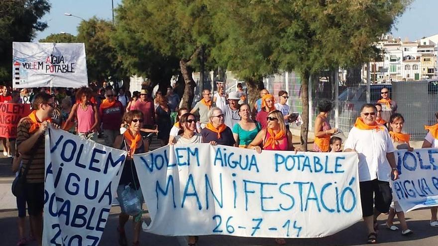 El recurrente problema del agua en Portocolom.