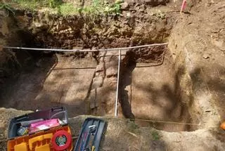 La aparición de un castro romanizado en A Guía paraliza las obras de iluminación