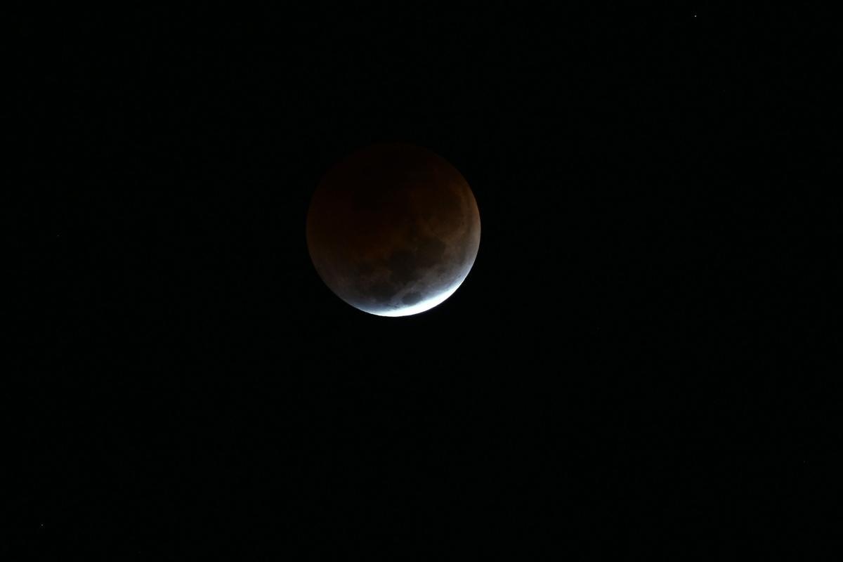 La luna llena de noviembre 2022 llega con eclipse lunar