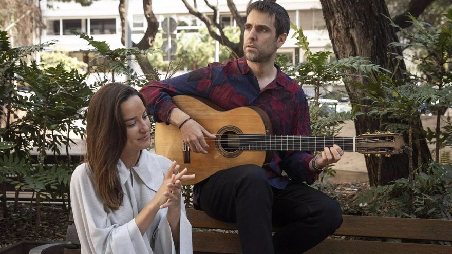 La cantautora Judit Neddermann y el guitarrista Pau Figueres inauguran este jueves el Espacio Catedral de Monzón