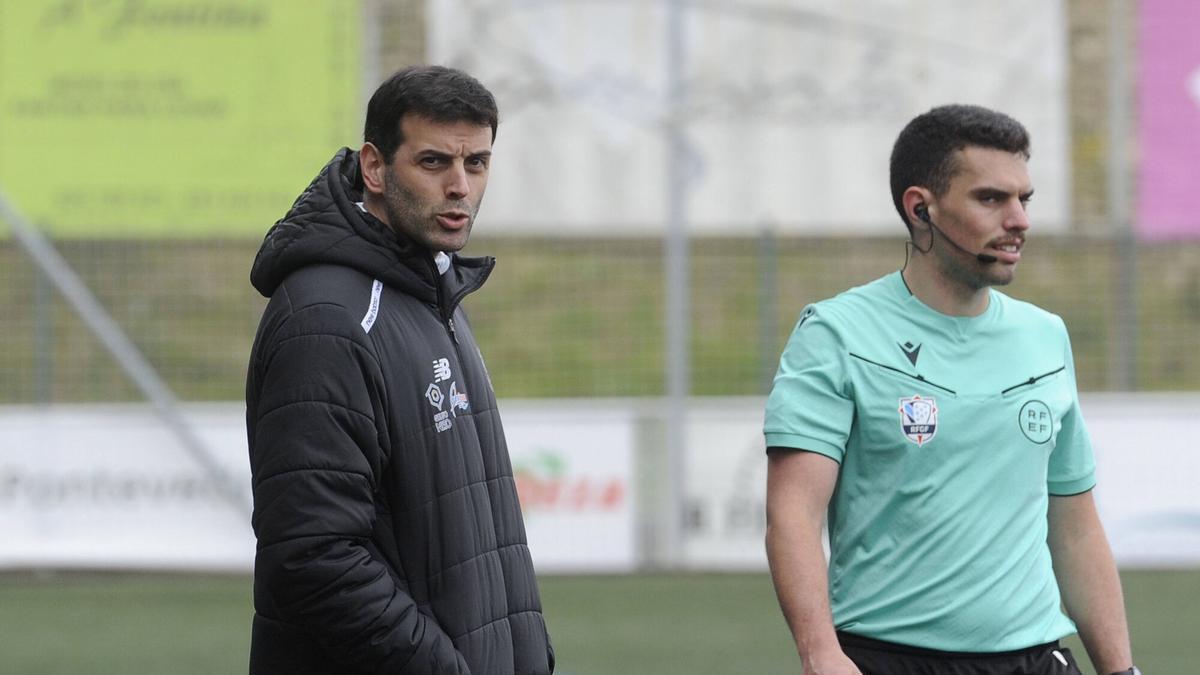 Manuti, entrenador del CD Estradense.