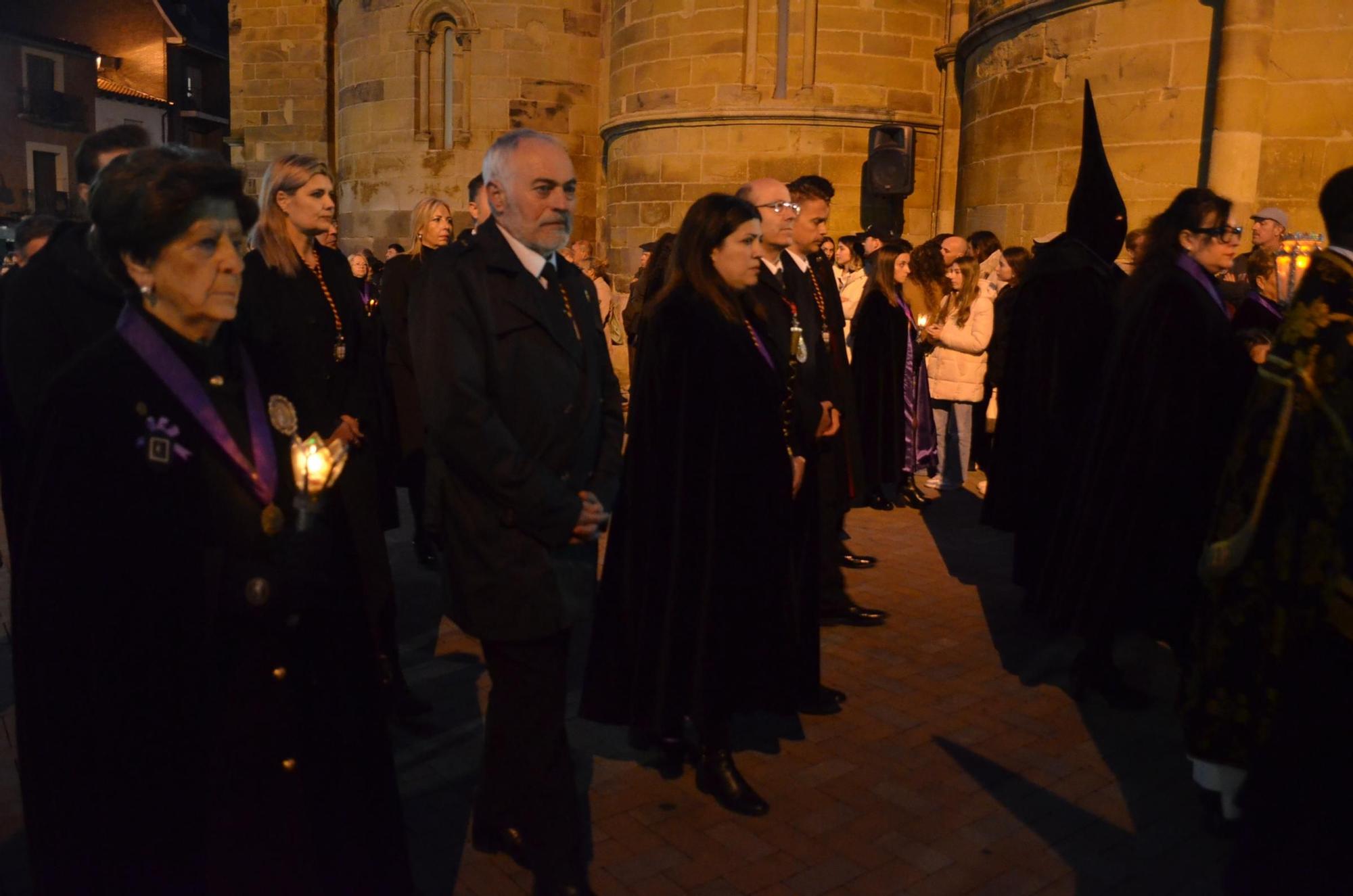 GALERÍA | Procesión del Santo Entierro de Benavente, en imágenes