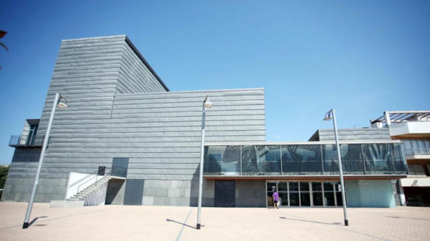 El teatre-palau de congressos de Roses.