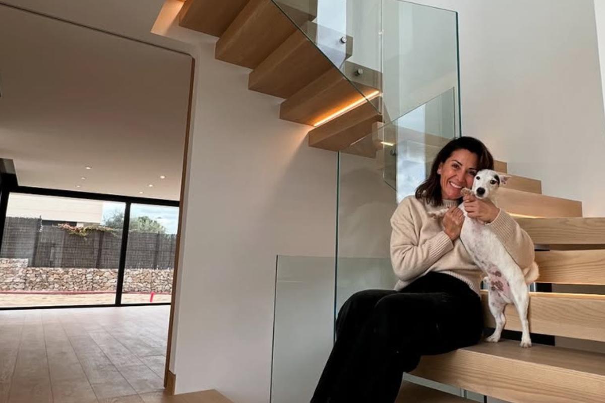 Así es la impresionante casa de Nagore Robles a 10 minutos de Pozuelo: un millón de euros, piscina y vecinos famosos