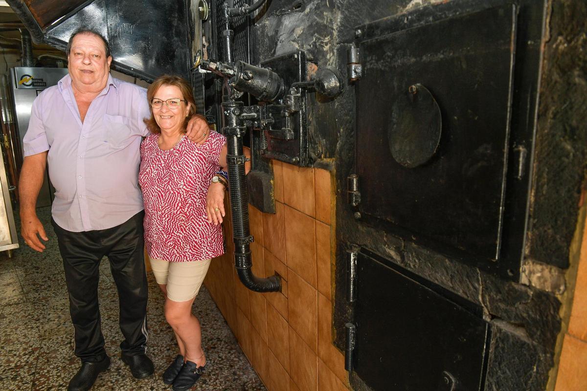 Antonio Vicente, panadero de Fataga, se jubila