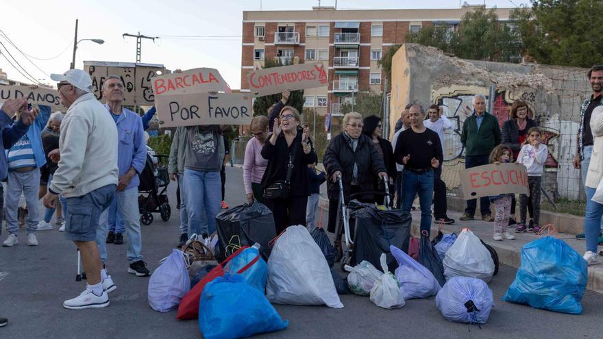 Sangueta, el barrio de Alicante que se levanta en protestas por sus contenedores