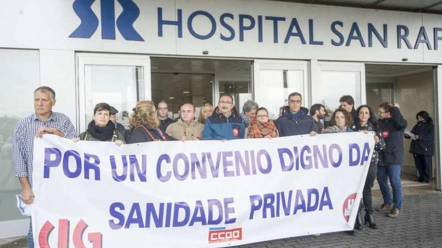 Protesta de sanitarios de la privada en A Coruña