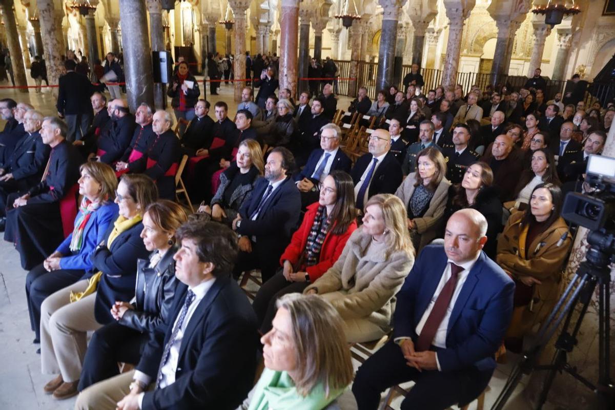 Público asistente a la presentación de los actos y la obra de la macsura en la Mezquita-Catedral.