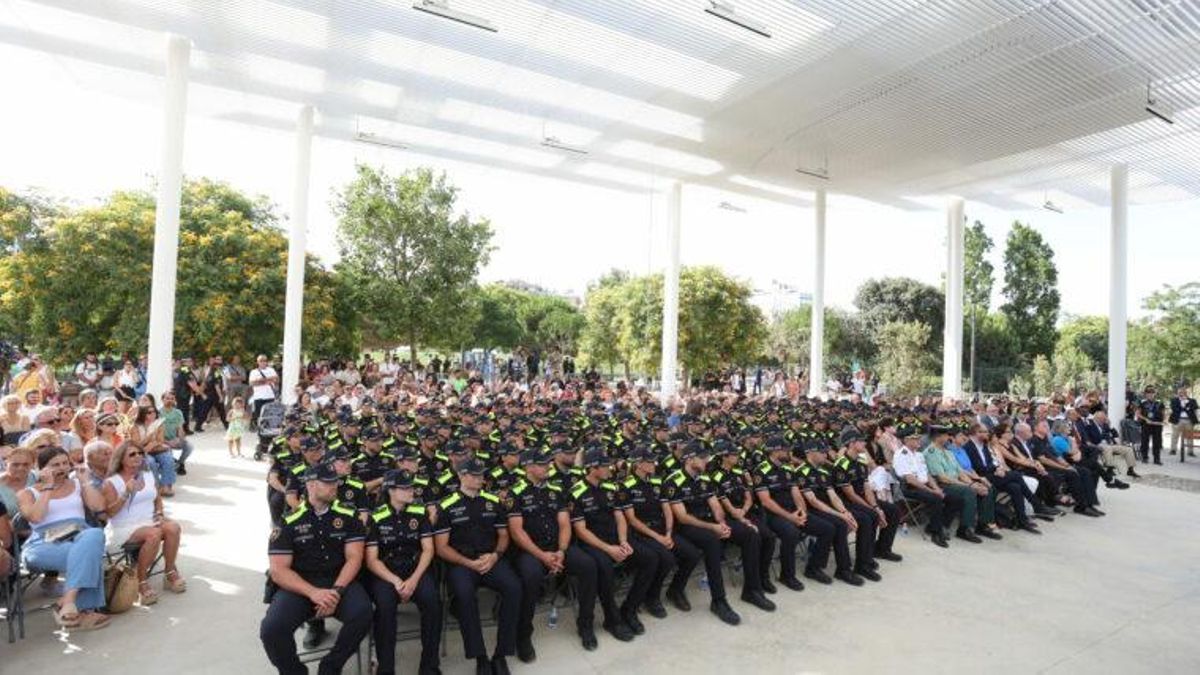 Barcelona da la bienvenida a la 98.ª promoción de la Guardia Urbana