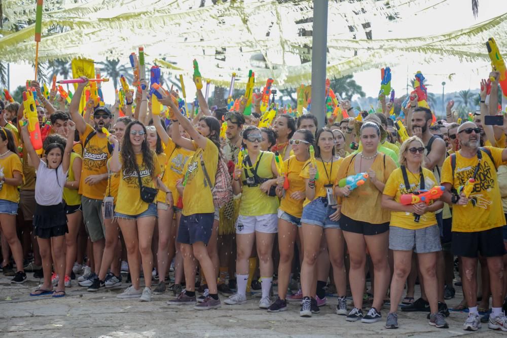 Palma celebra la batalla de agua entre Canamunt y Canavall