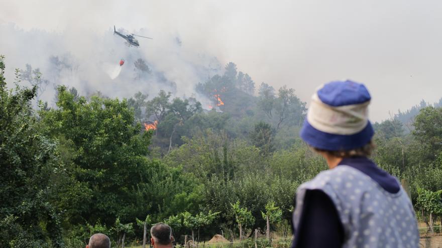 Los incendios forestales asolan España de norte a sur