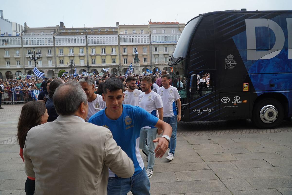 Recibimiento institucional al Deportivo en María Pita