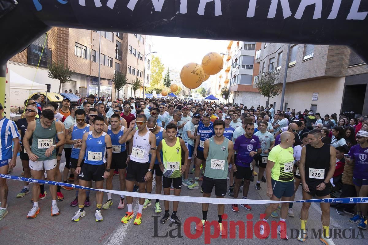 Carrera '10K Assota por ti' en Caravaca (salida y giro primera vuelta)