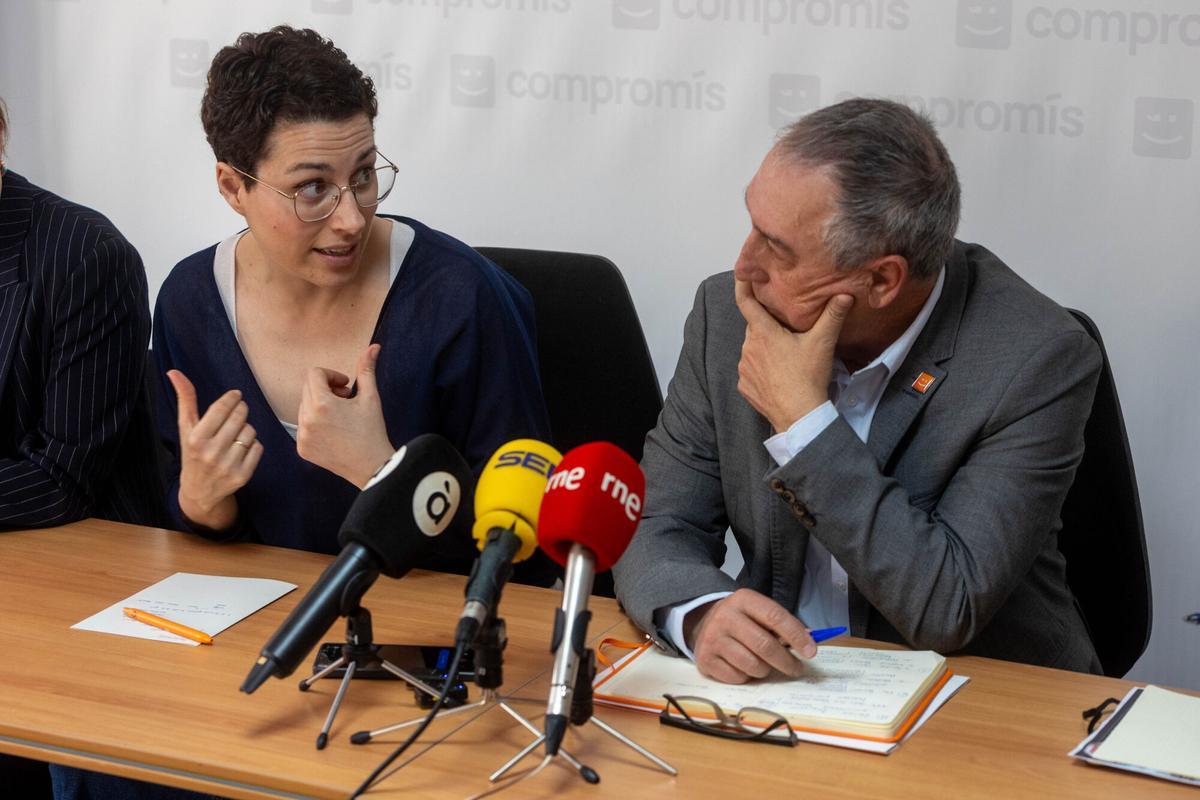 Joan Baldovi - Compromis - rueda prensa - Aitana Mas - sede Compromis - junto escaleras Jorge Juan - Alicante