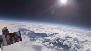 Un influencer colombiano lanza una cámara en un globo que llegó al espacio