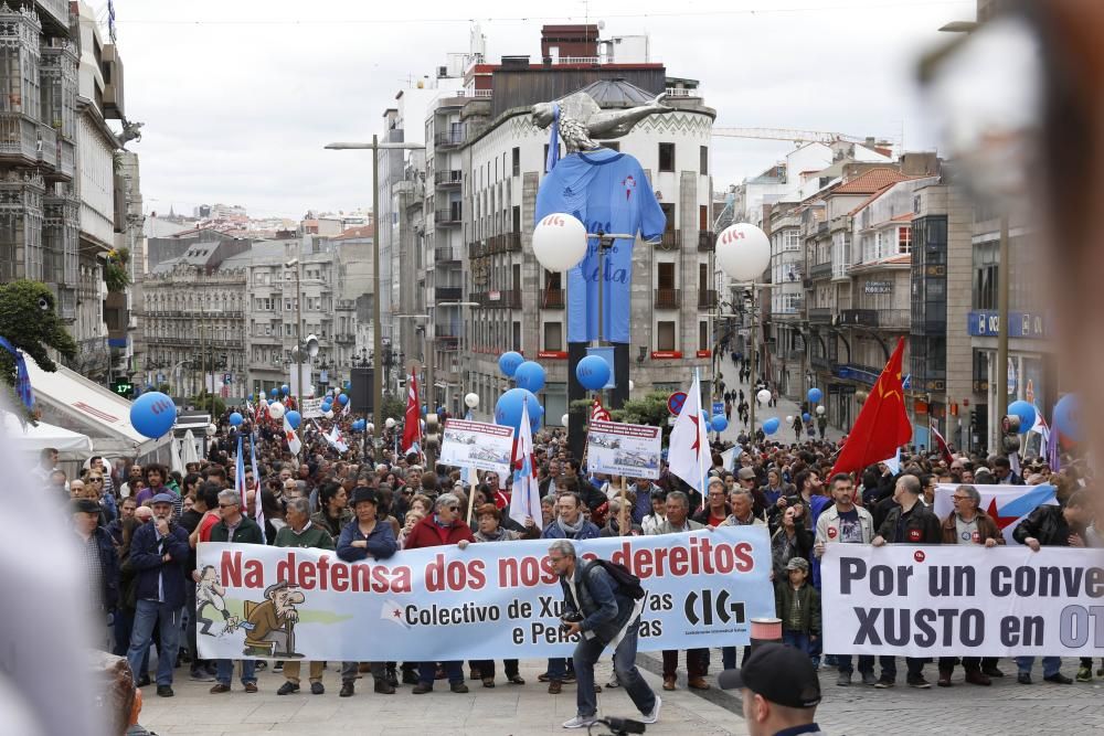 Día del Trabajador en Vigo | Miles de personas exigen la derogación de la reforma laboral