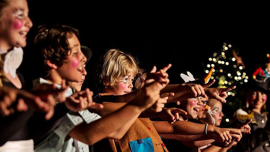 Una de las obras en una edición anterior del Festival de Teatro Infantil. | TONI ESCOBAR