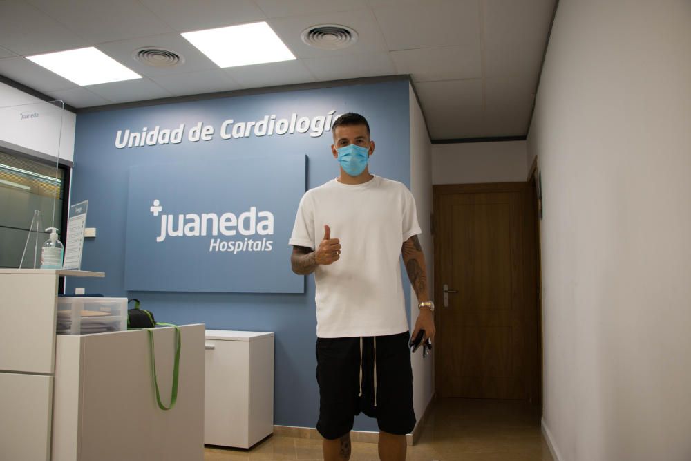 Los jugadores del Mallorca se somete a las pruebas médicas y a los test PCR en la Juaneda Miramar