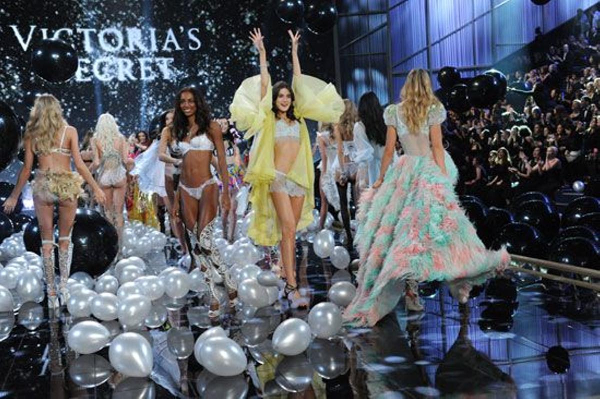 Blanca Padilla Victoria's Secret Fashion Show 2014