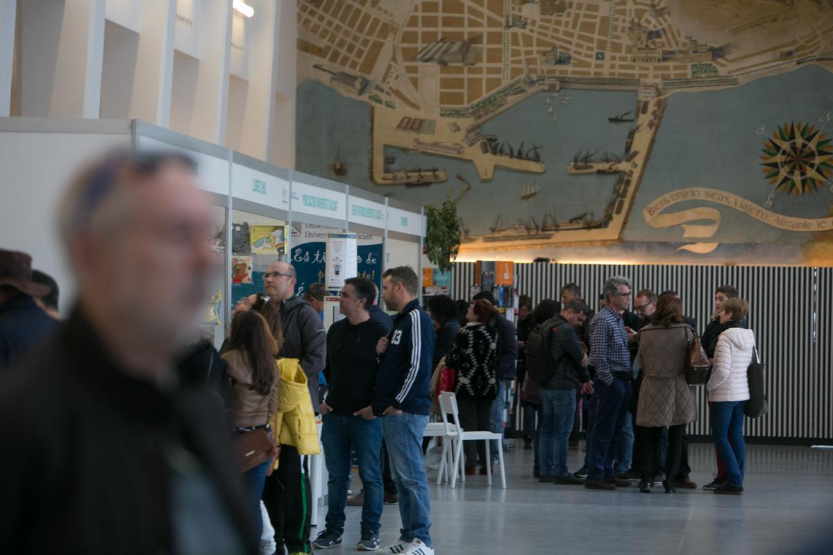 Interior del edificio Séneca en Alicante, donde se realizará el casting
