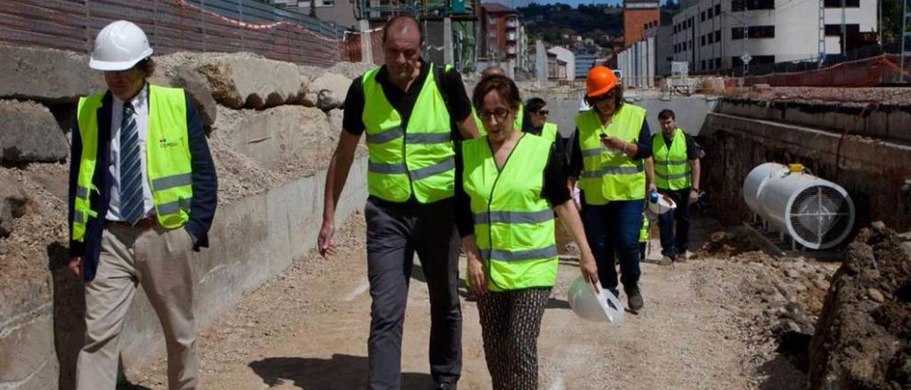 Jesús Sánchez y Belén Fernández, en una visita a las obras el pasado mes de julio.