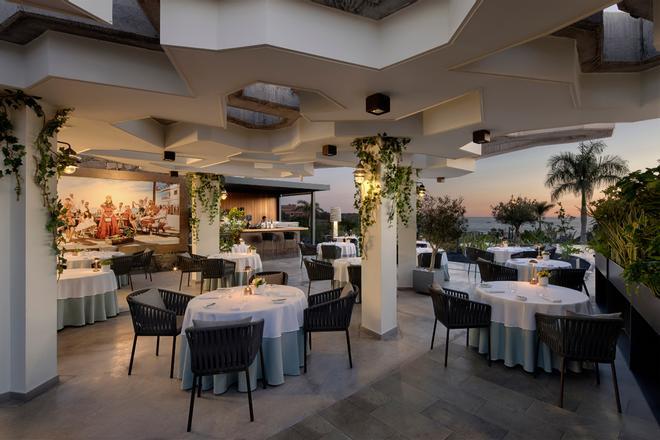 Corales Beach tiene dos restaurantes con Estrella Michelín y un tercero que pisa fuerte.