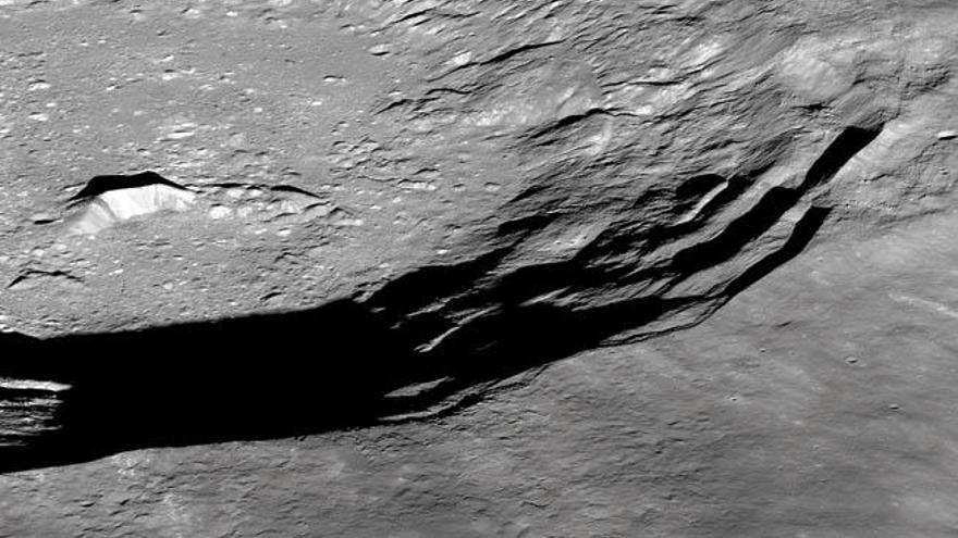 Un científico del IAC proyecta la primera ruta para hacer senderismo en la Luna