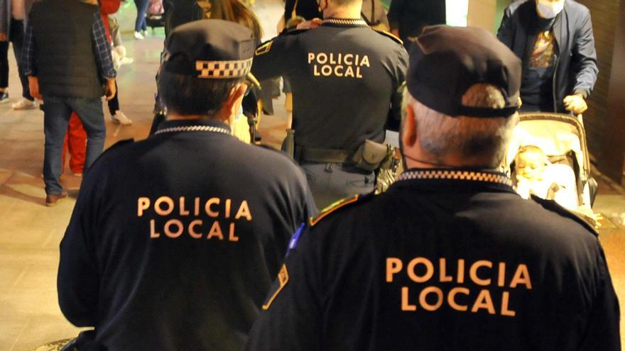 Agentes de la Policía Local de Elche, en una imagen de archivo