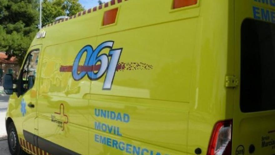 Herida grave al salirse de la vía el coche en el que viajaba y dar vueltas de campana en la MU-30 a la altura de El Palmar