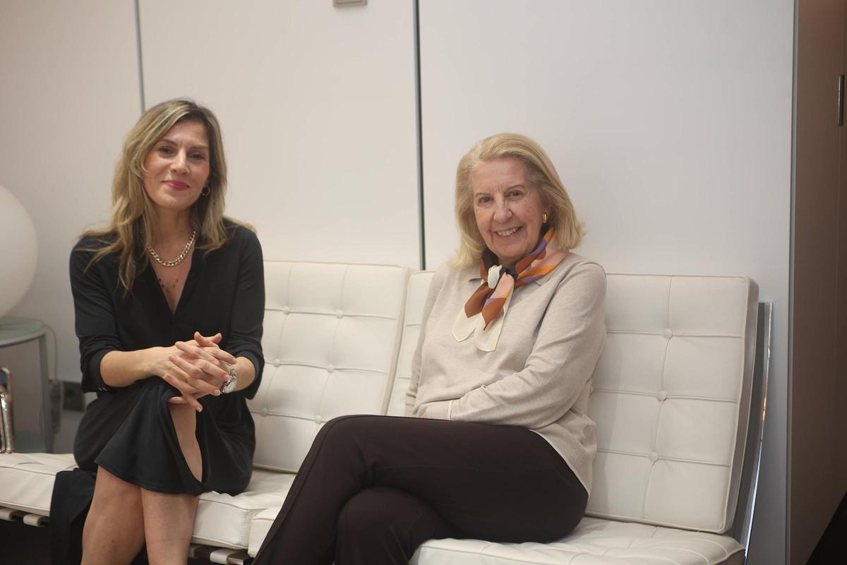 De izquierda a derecha, Ana Díaz, directora de Galzheimer Care, junto a Rosa María Torre Fouz, presidenta de la Fundación Amador de Castro.