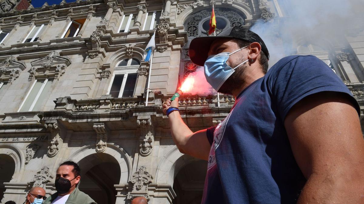 Protesta de los trabajadores de Alu Iberica el pasado jueves en María Pita.