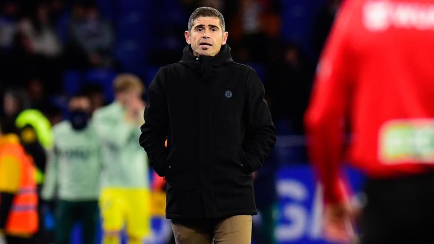 Hidalgo, sobre el césped de Riazor.