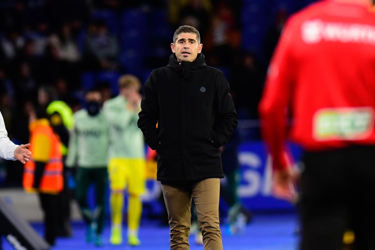 Hidalgo, sobre el césped de Riazor.