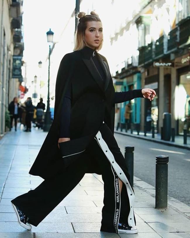 Alba Díaz con un conjunto de Karl Lagerfeld
