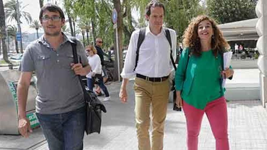 Iago Negueruela, Marc Pons y Pilar Costa, negociadores del PSIB