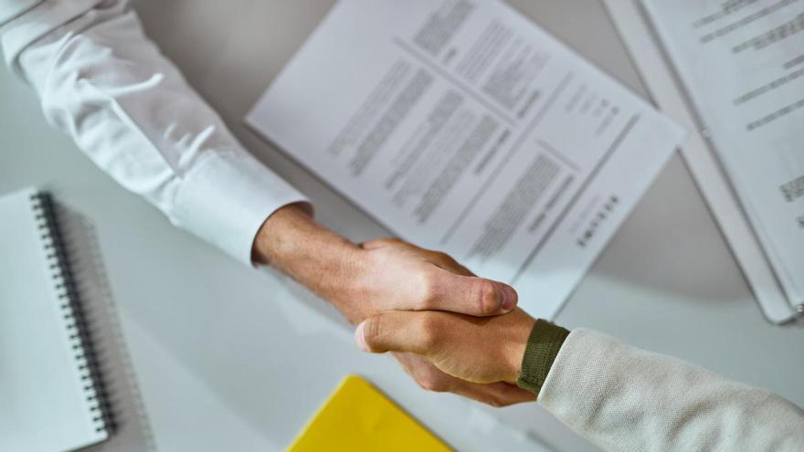 El SEPE cerca treballadors per Mallorca, Eivissa i Menorca: allotjament gratis i sous de gairebé 1.900 euros