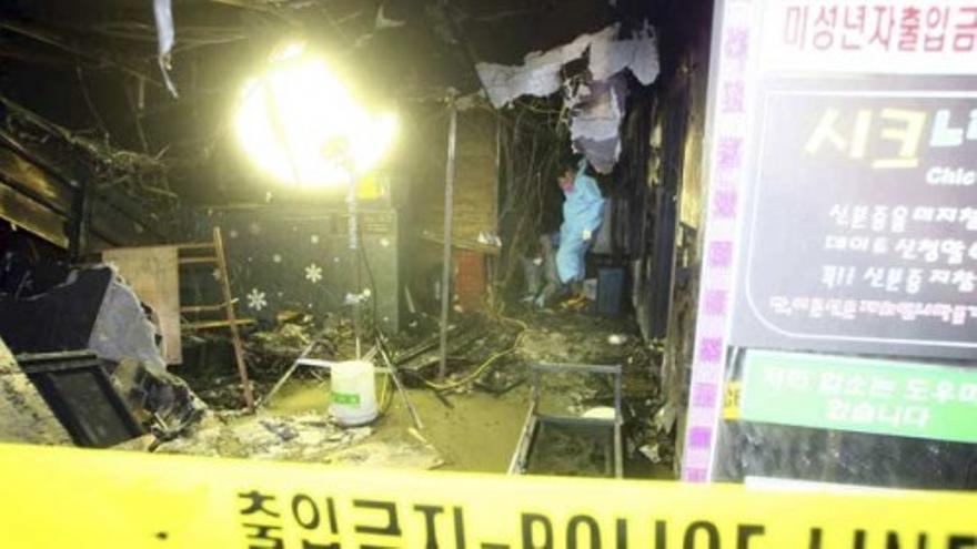 Nueve muertos al incendiarse un karaoke en Corea del Sur