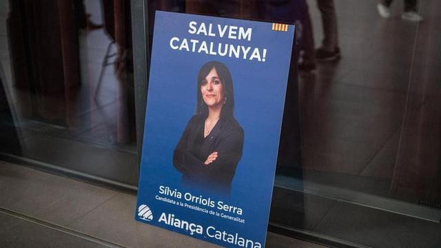 Cartell d’Aliança Catalana amb la imatge de Sílvia Orriols.
