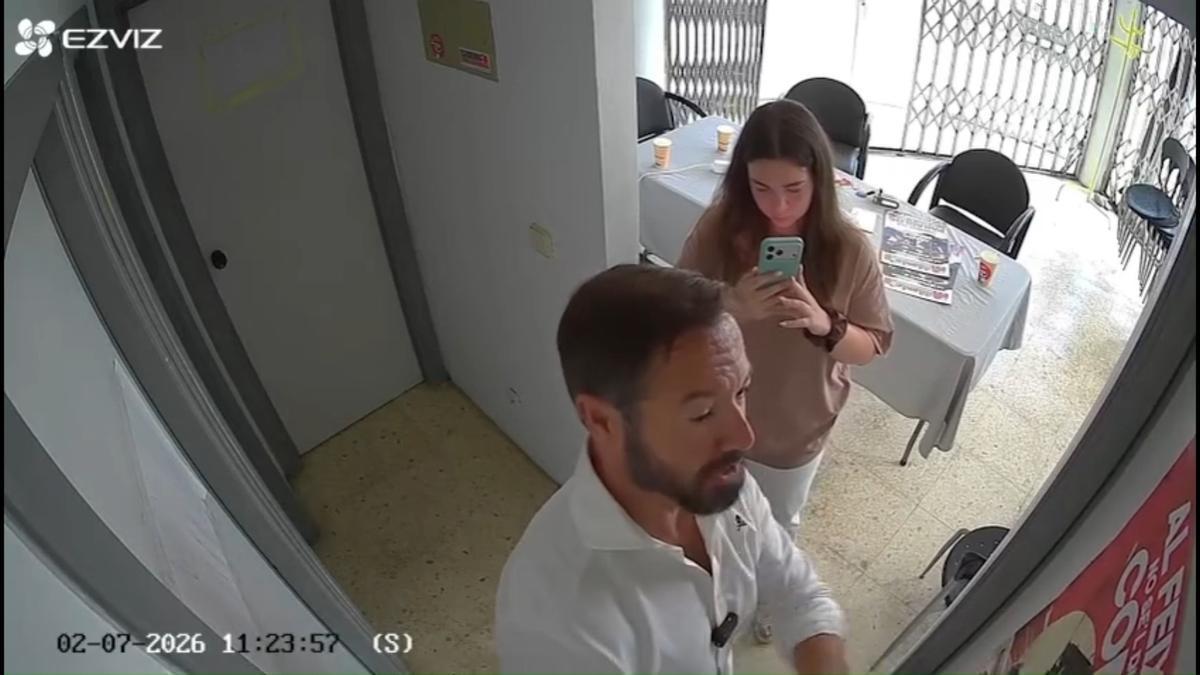 El Sindicat d'Estudiants denuncia que el concejal de València Juanma Badenas rompió el candado de sus instalaciones y se coló