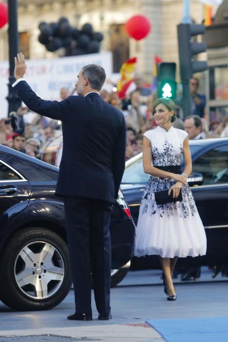 Desfile de los Reyes, personalidades y premiados en la alfombra azul