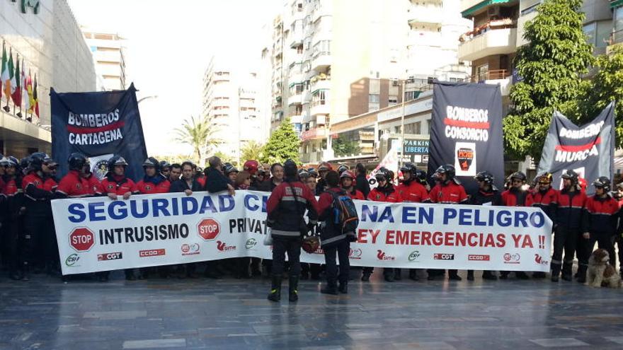 Un momento de la protesta de hoy en Murcia.