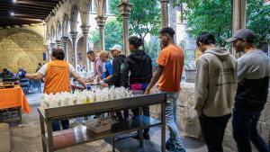 Un informe conclou que un de cada cinc veïns de l’àrea de Barcelona està en risc de pobresa