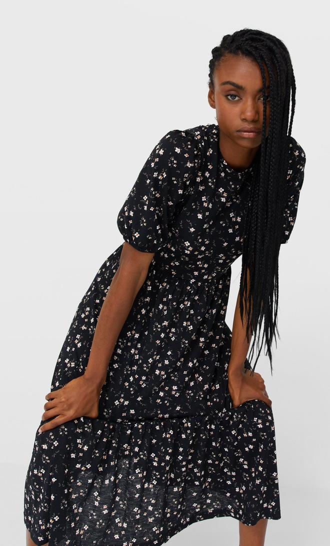 Vestido largo estampado con mangas abullonadas de Stradivarius