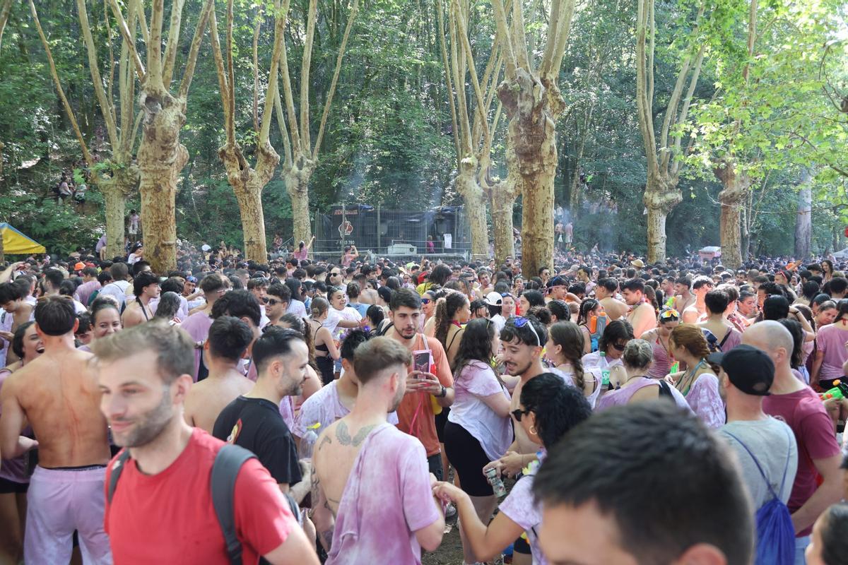 Las dos caras de Os Caneiros: así es la fiesta más refrescante de Betanzos Las dos caras de Os Caneiros: así es la fiesta más refrescante de Betanzos