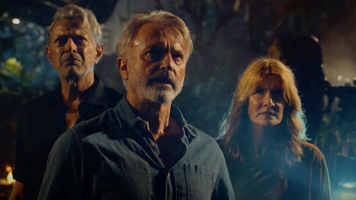 Jeff Goldblum, Sam Neill y Laura Dern, en una imagen de 'Jurassic World: Dominion'